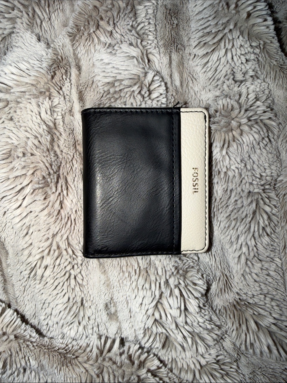 Fossil Black and Cream Leather Card Holder Wallet